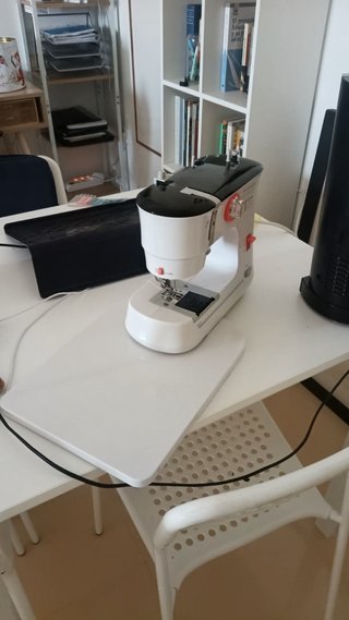 Máquina de coser portátil 12 puntadas LED