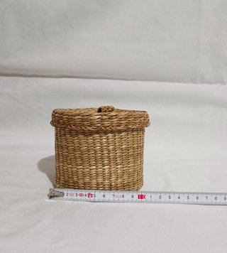 Conjunto de 2 cestas de mimbre con tapa