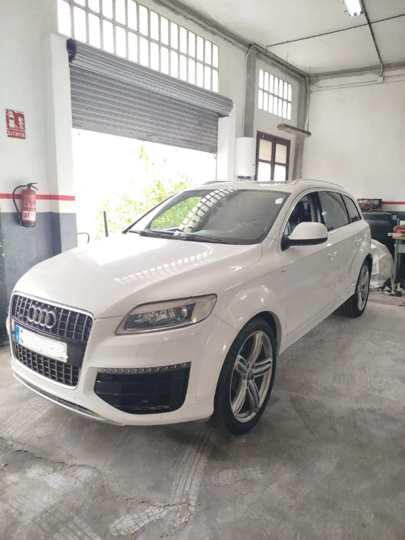 Audi Q7 2010 - foto 1
