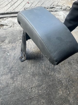 Reposabrazos Nissan Terrano 2