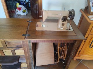 Máquina de coser Singer antigua
