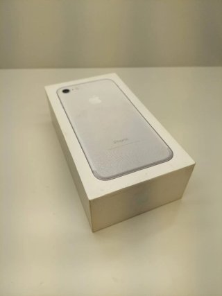 Caja iPhone 7 Plata 32GB