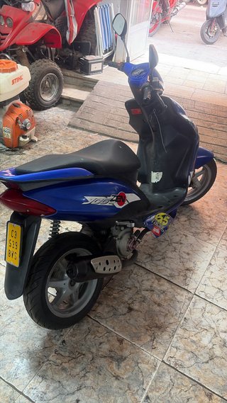 Yamaha Jog RR Azul