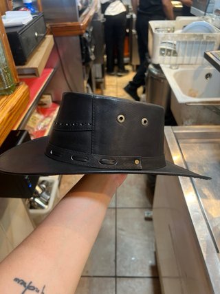Sombrero de cuero para cabeza pequeña
