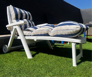 Tumbona plegable de verano con cojín
