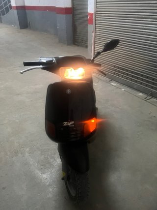 Piaggio Zip Scooter Negra