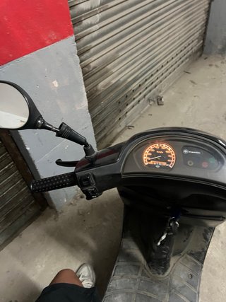 Piaggio Zip Scooter Negra