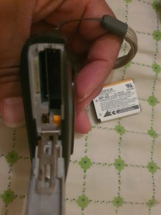2 Fotocamere Digitali Fujifilm (Non Testate)