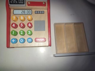 Caja registradora de madera para niños