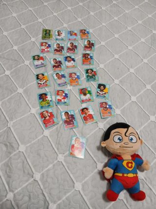 Peluche y 24 cromos Mundial 2026
