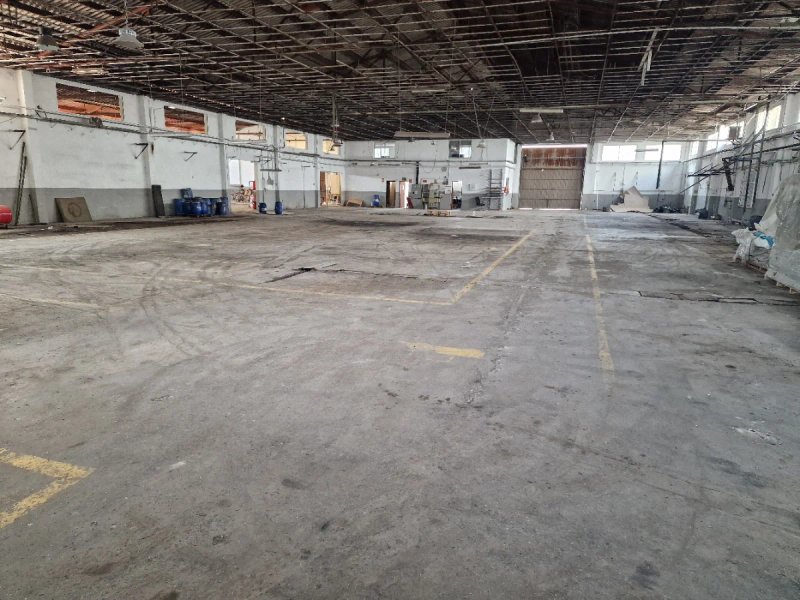 Nave industrial, 1750 m.