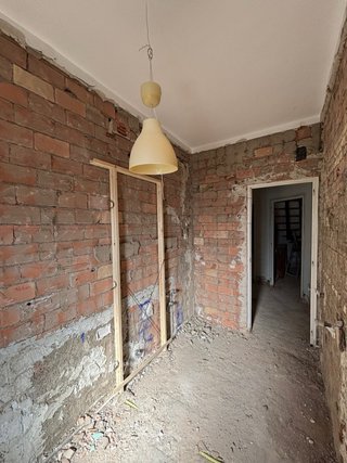 Trabajos de albañileria, pintura, y alicatado
