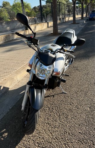Suzuki GSR 600 - ¡Como nueva!
