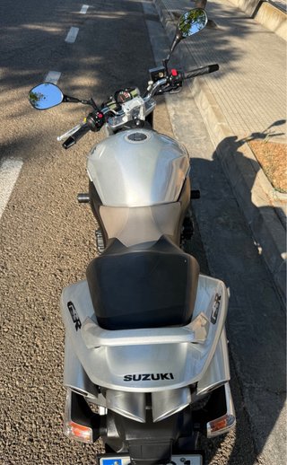 Suzuki GSR 600 - ¡Como nueva!