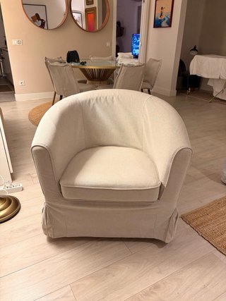2 Butacas Beige con Faldón