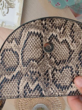 Bolso Mango estampado piel serpiente