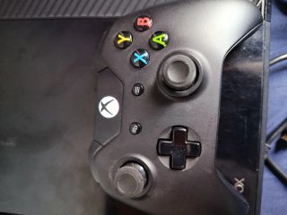 Xbox One Negra + Mando + Cables