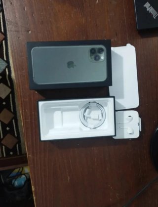 iPhone 11 Pro Verde Notte senza Face ID e con batteria al 68%