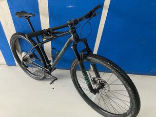 BH Ultimate Carbono