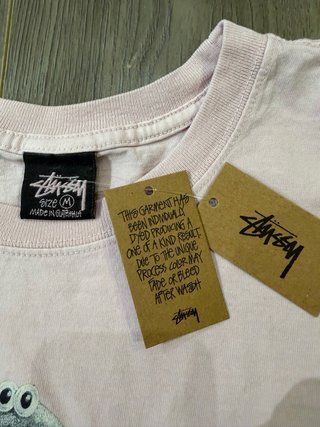 Camiseta Stüssy Big & Meaty Dinosaurio Rosa