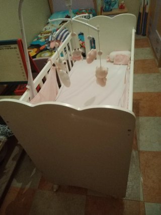 Cuna infantil con diseño