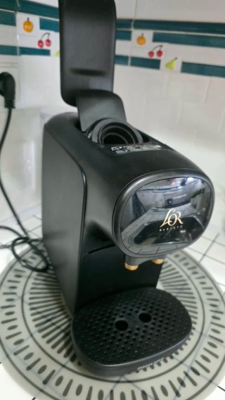 Cafetera nespresso capsulas LOR Barista Negra