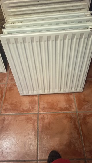 Radiadores blancos de metal