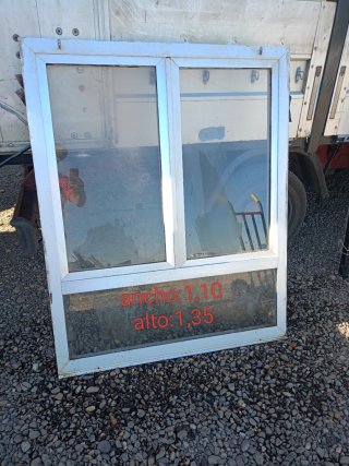 Ventana aluminio 1.10 x 1.35