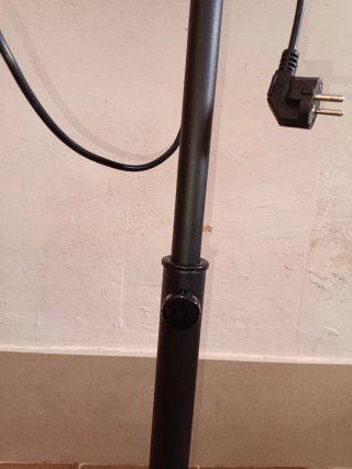 Ventilador de pie negro