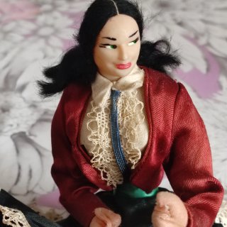 Muñeca folclórica vintage años 60