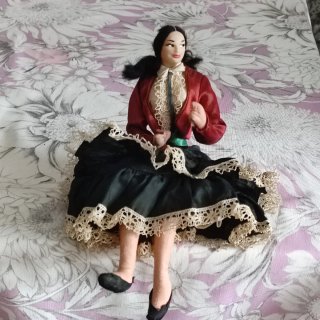 Muñeca folclórica vintage años 60