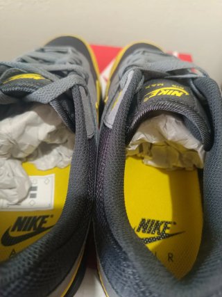 Nike Air Max 1 Talla  43. Amarillo