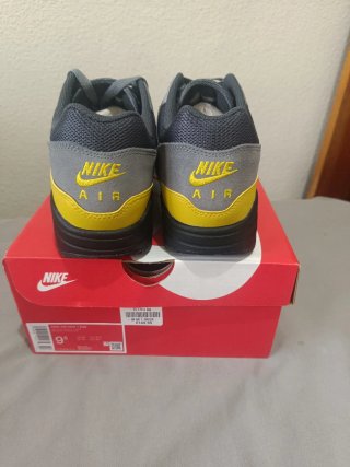Nike Air Max 1 Talla  43. Amarillo
