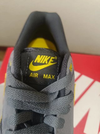 Nike Air Max 1 Talla  43. Amarillo