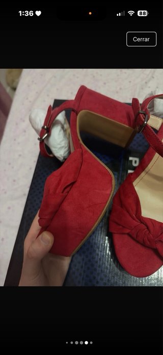 Tacones rojos con lazo