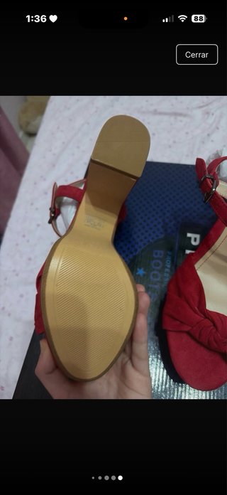 Tacones rojos con lazo