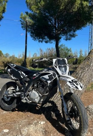 Derbi Senda 125 Supermotard Negra y Blanca