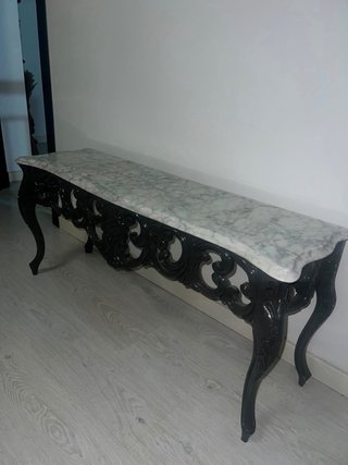 Mesa consola mármol y patas negras antigua