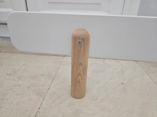 Barrera de cama de madera Flexa