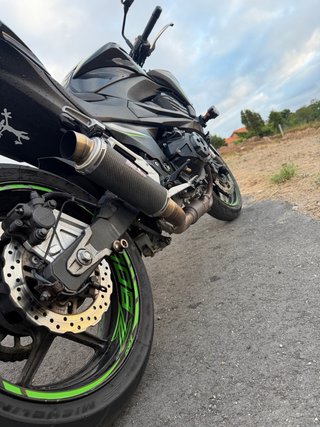 Kawasaki Z800E Negra y Verde