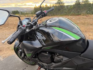 Kawasaki Z800E Negra y Verde