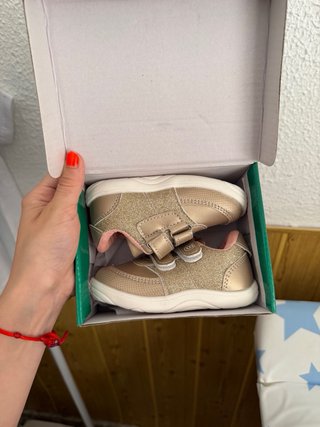 Deportivas bebé niña