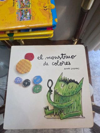 Pack cuentos dinosaurios pop up y el monstruo