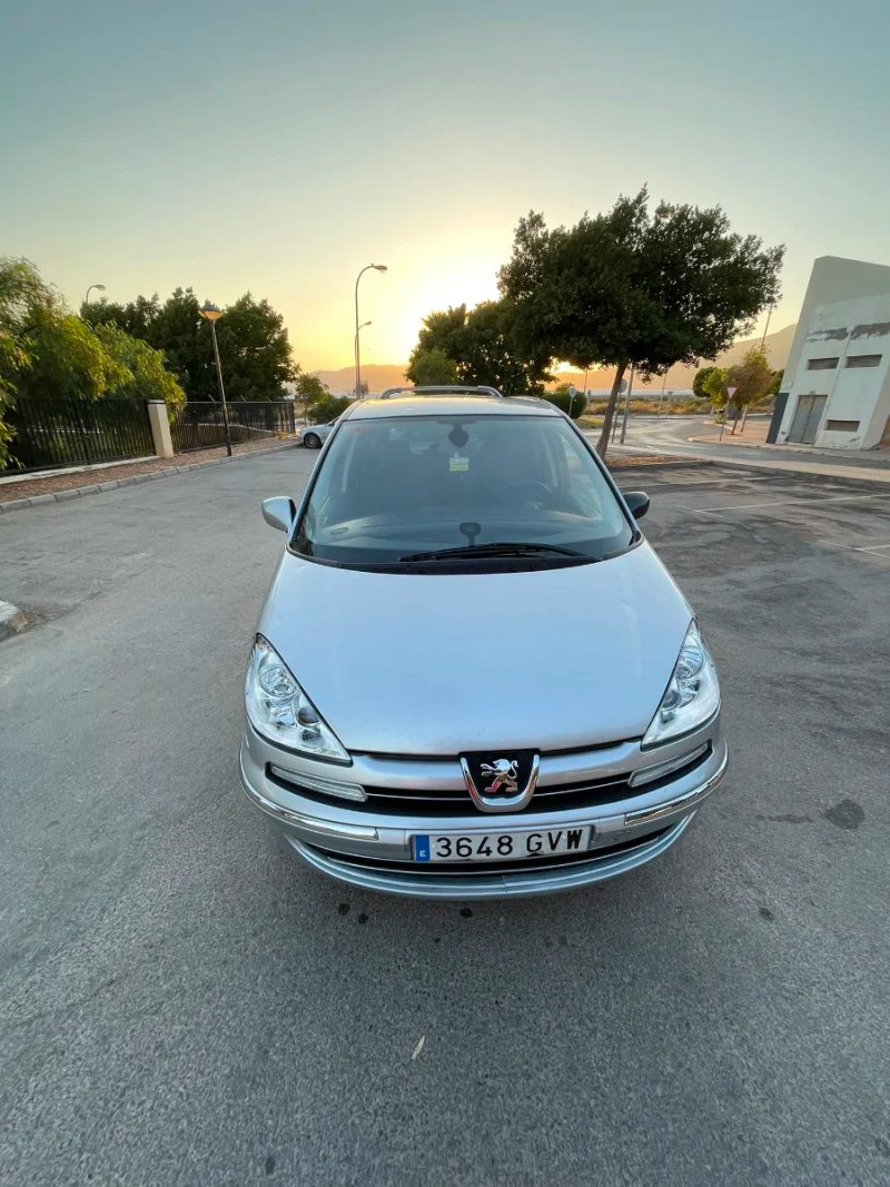 Peugeot 807 2010 - foto 1