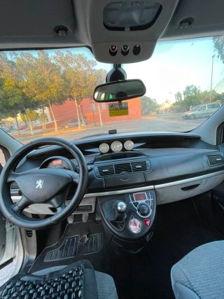 Peugeot 807 2010