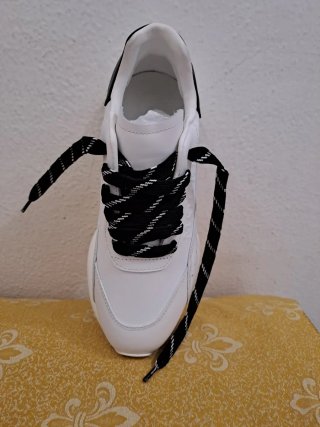Scarpe Alexander McQueen bianche e nere