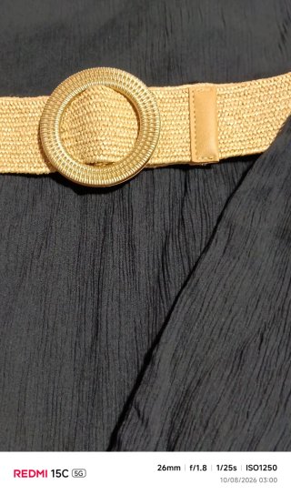 2 vestidos en tonos negros. Cinturón de regalo.
