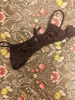Bikini negro con tirantes