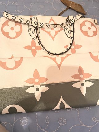 Bolso Louis Vuitton verde y blanco