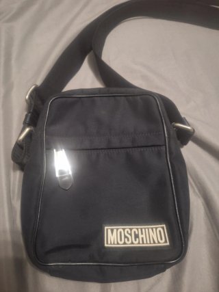 Bandolera Moschino Negra Me costó 450€